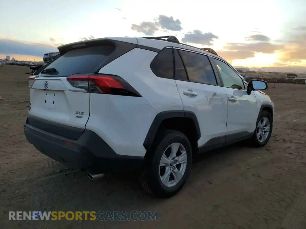 3 Photograph of a damaged car JTMP1RFV1LD526041 TOYOTA RAV4 2020