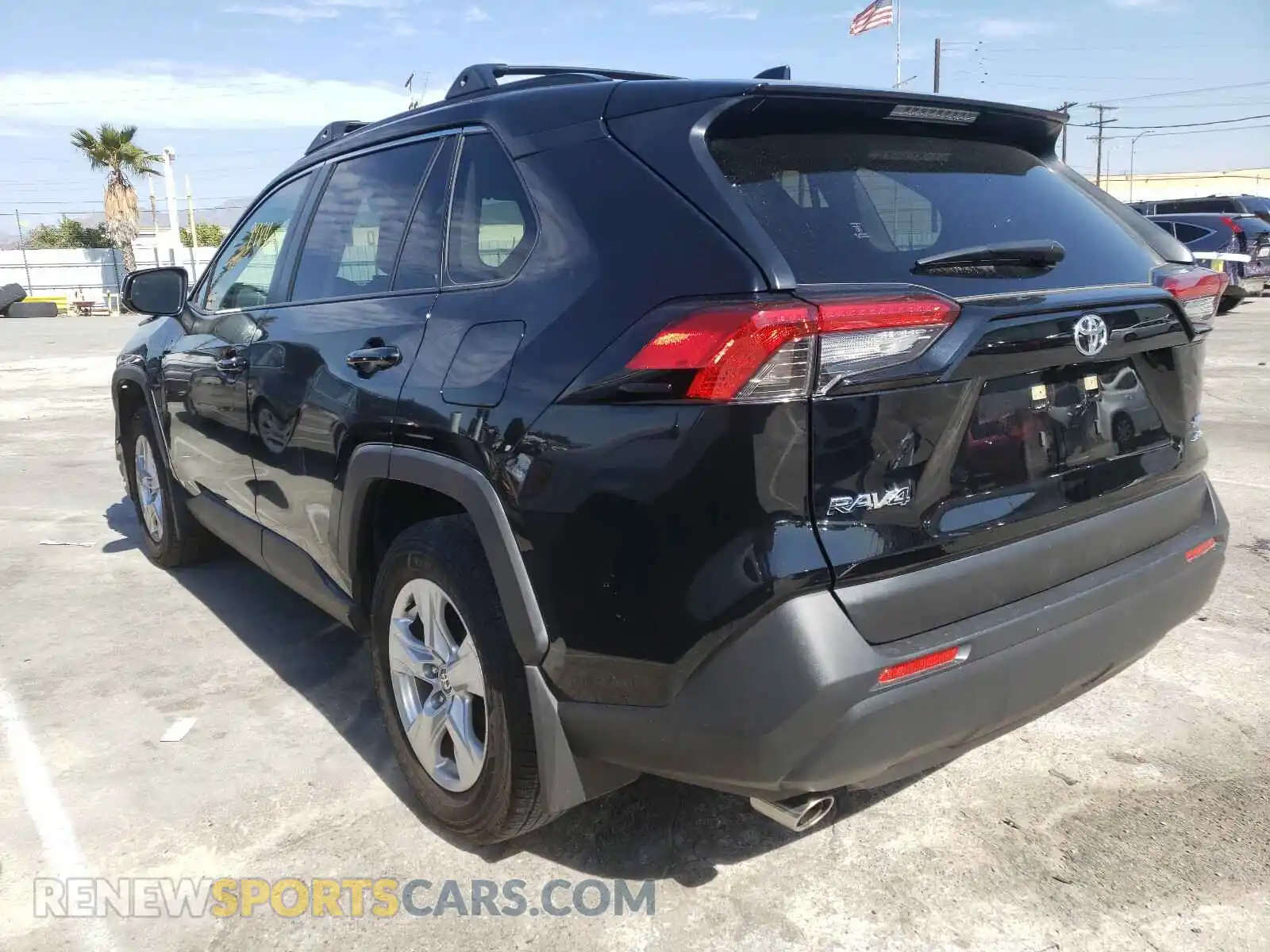 3 fotografías del automóvil dañado JTMP1RFV3LJ036573 TOYOTA RAV4 2020