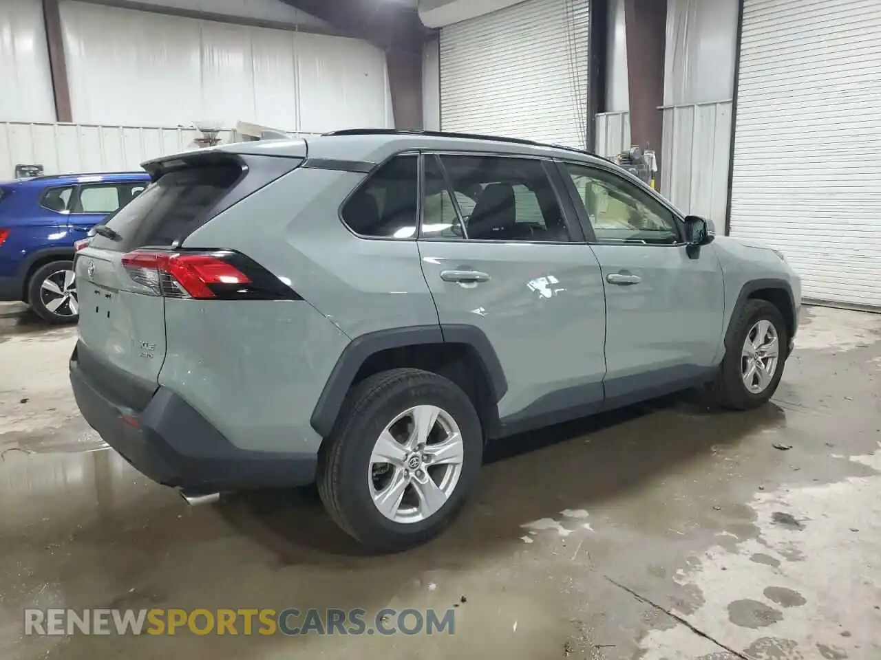 3 Photograph of a damaged car JTMP1RFV4LJ026134 TOYOTA RAV4 2020