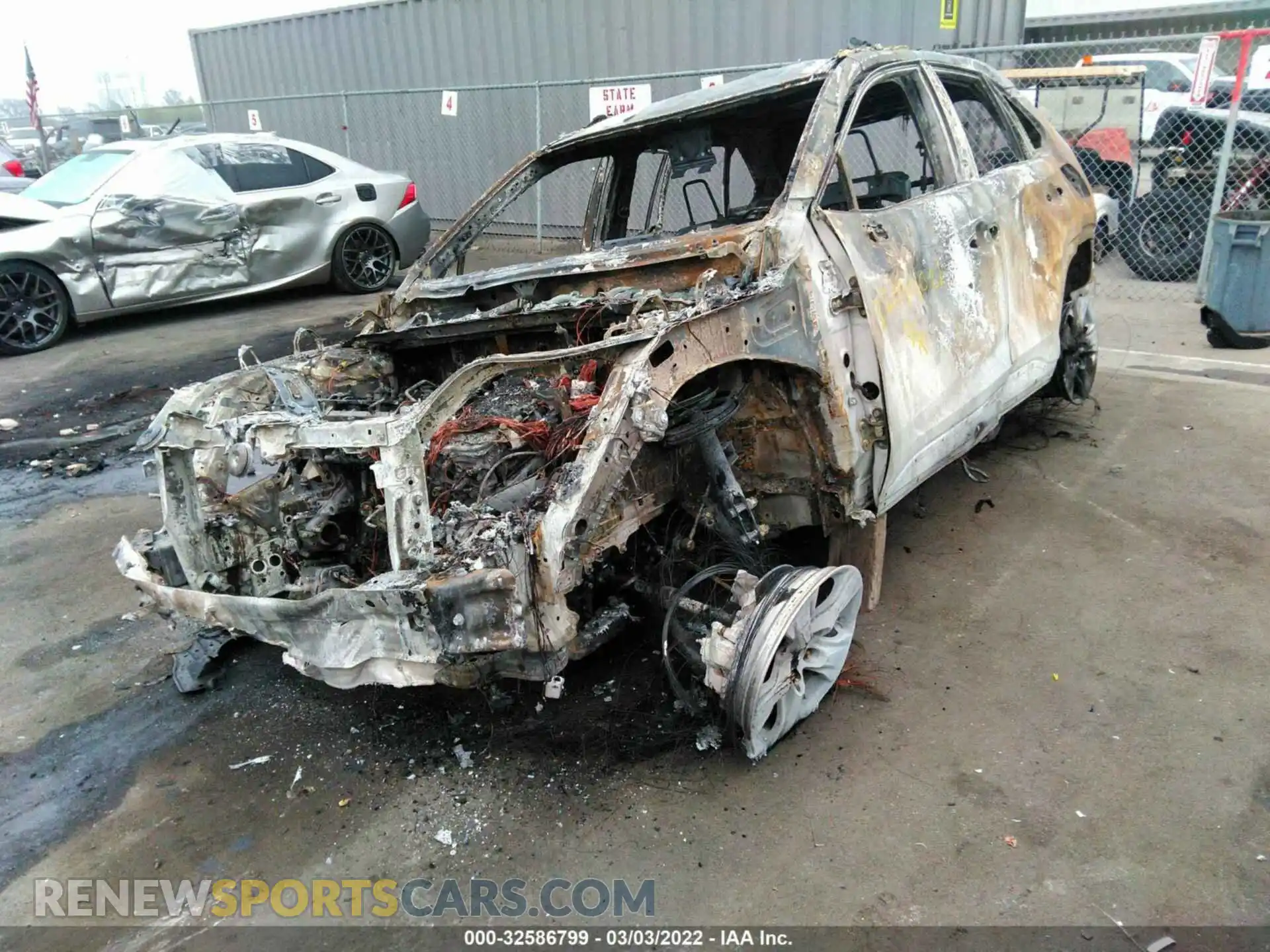 2 Photograph of a damaged car JTMR6RFV8LD005361 TOYOTA RAV4 2020