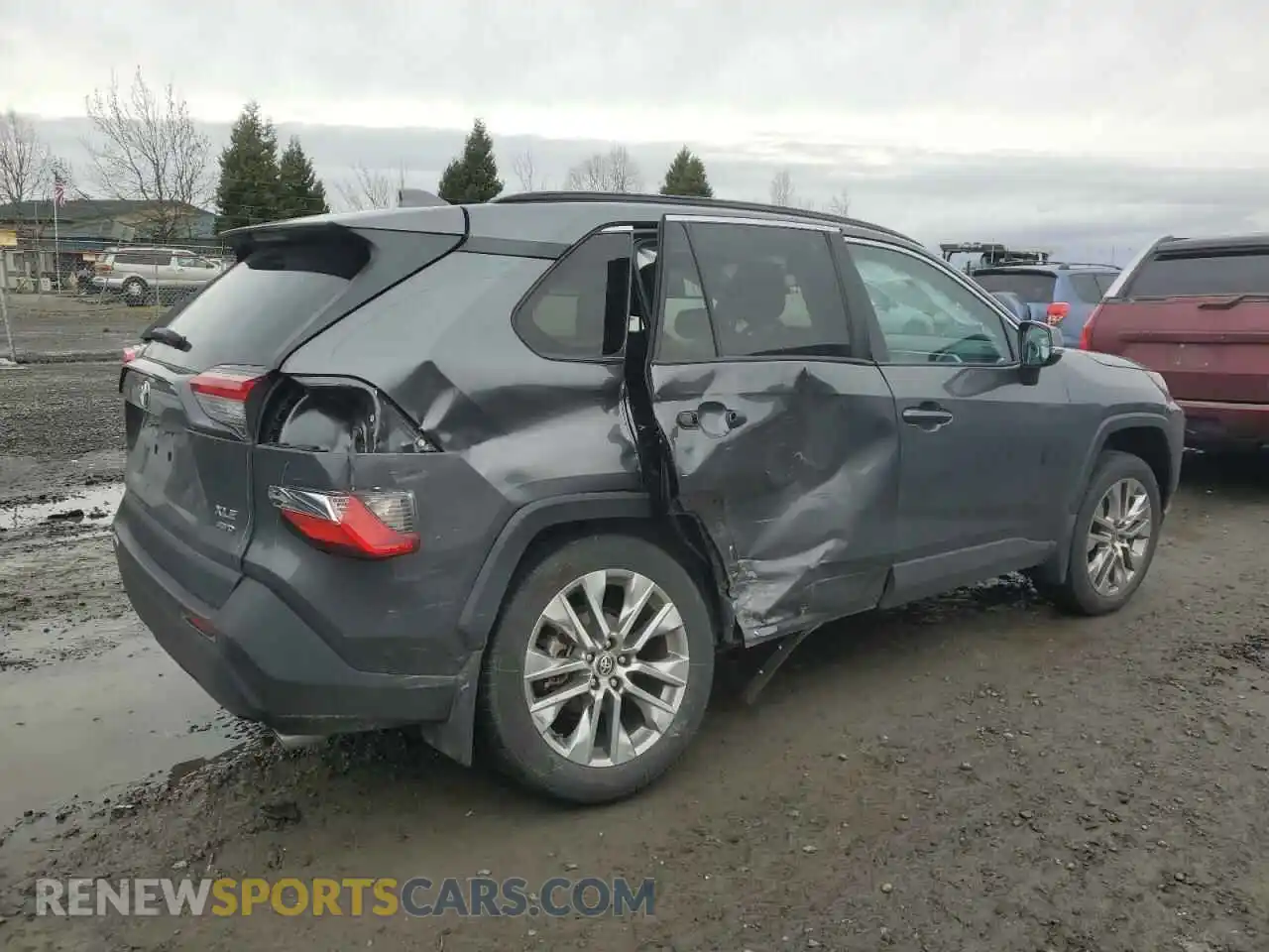3 Фотография поврежденного автомобиля 2T3A1RFV0MC174548 TOYOTA RAV4 2021