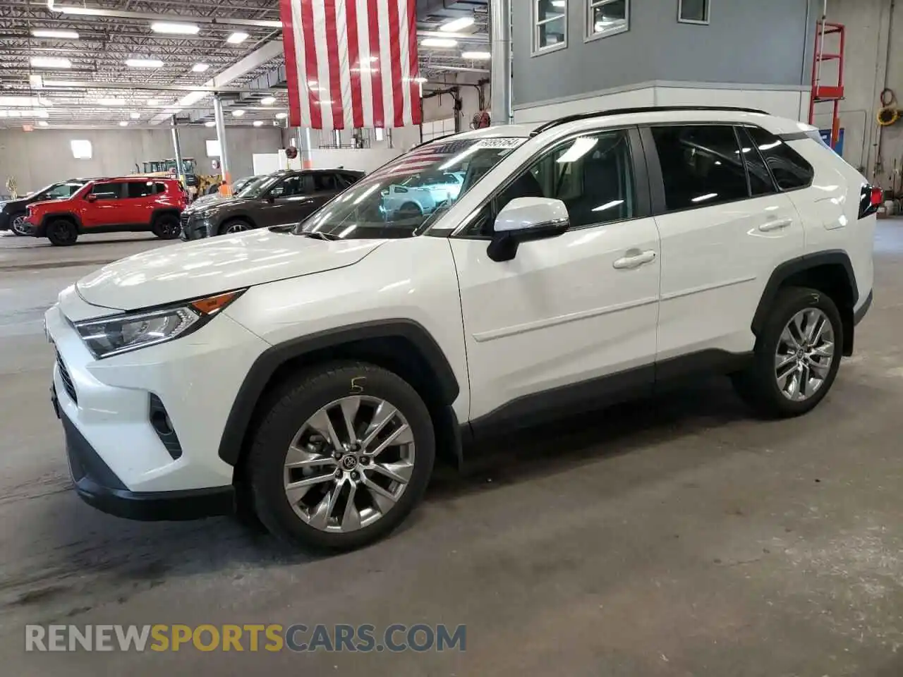 1 Photograph of a damaged car 2T3A1RFV0MW176279 TOYOTA RAV4 2021