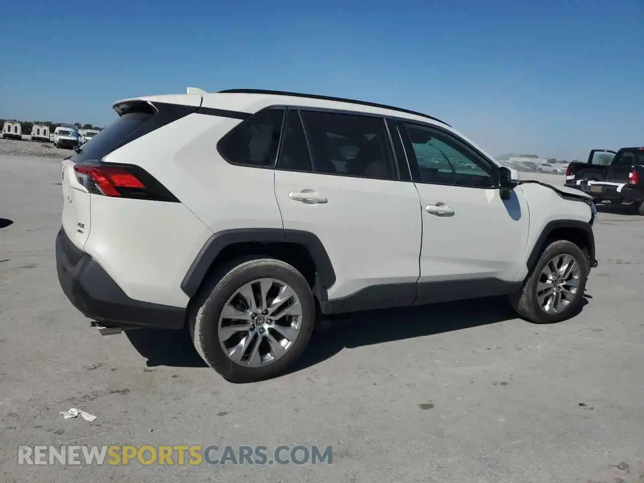 3 Photograph of a damaged car 2T3A1RFV0MW189534 TOYOTA RAV4 2021