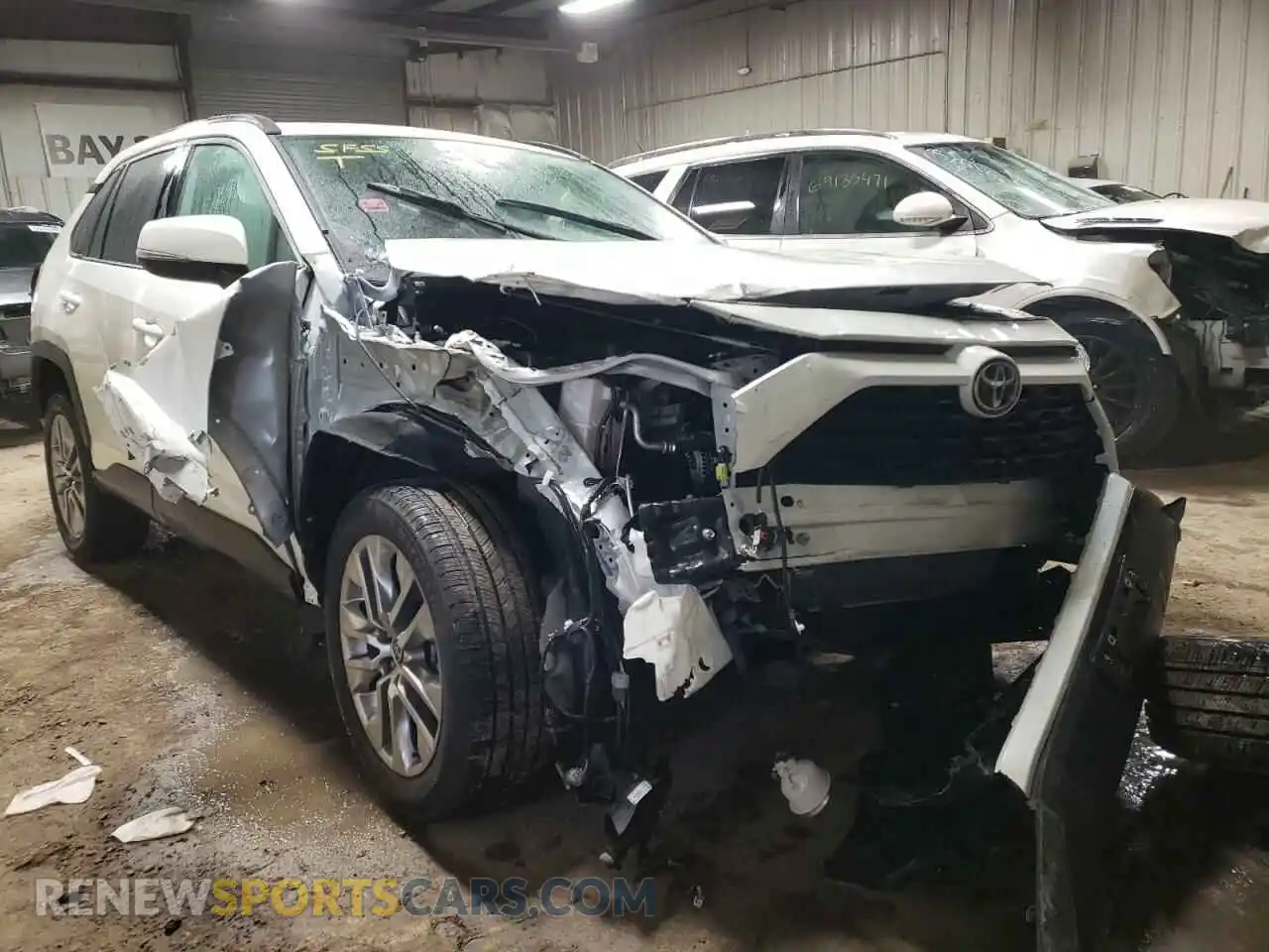 1 Photograph of a damaged car 2T3A1RFV0MW211838 TOYOTA RAV4 2021