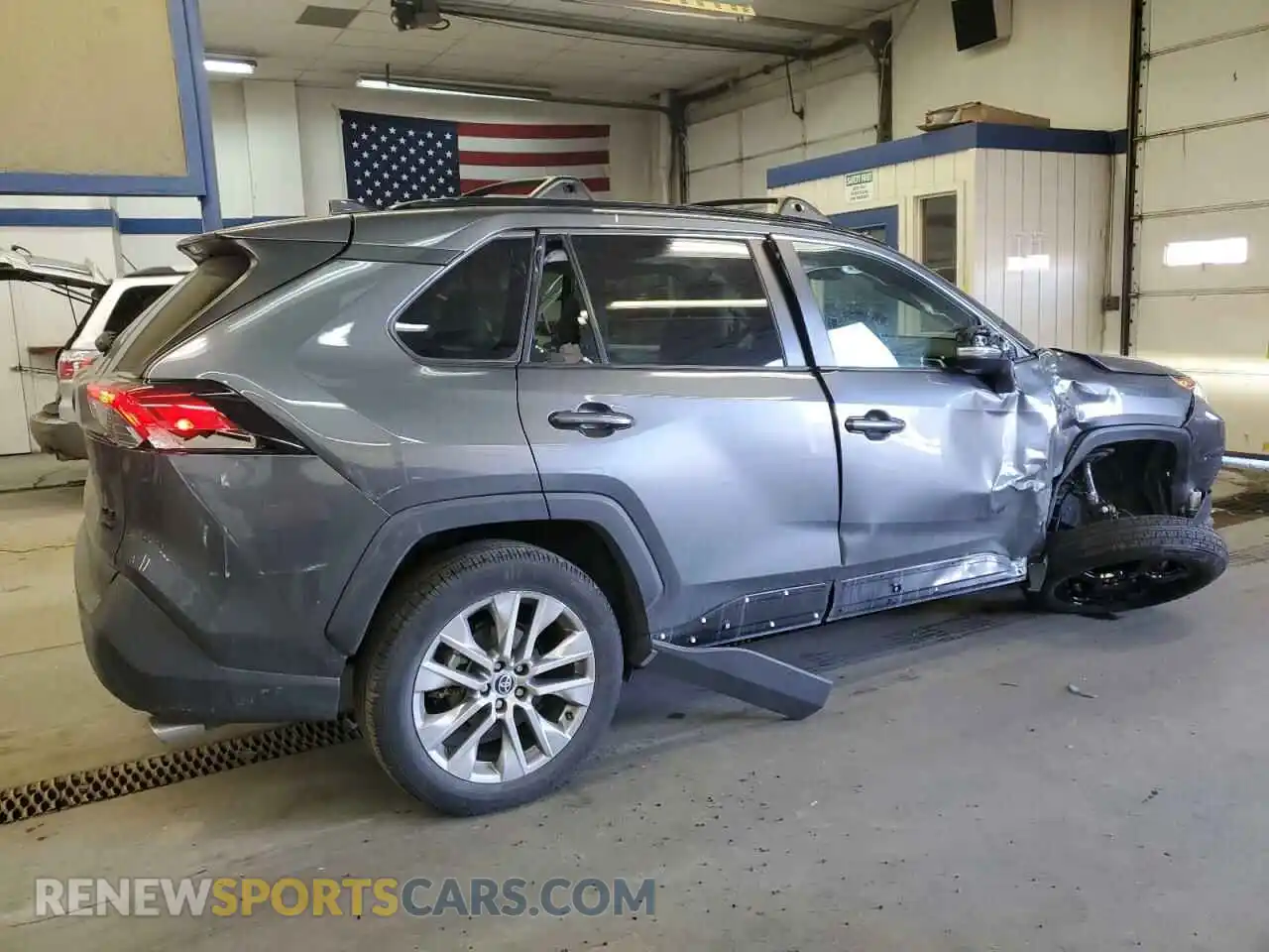 3 Фотография поврежденного автомобиля 2T3A1RFV1MC181119 TOYOTA RAV4 2021