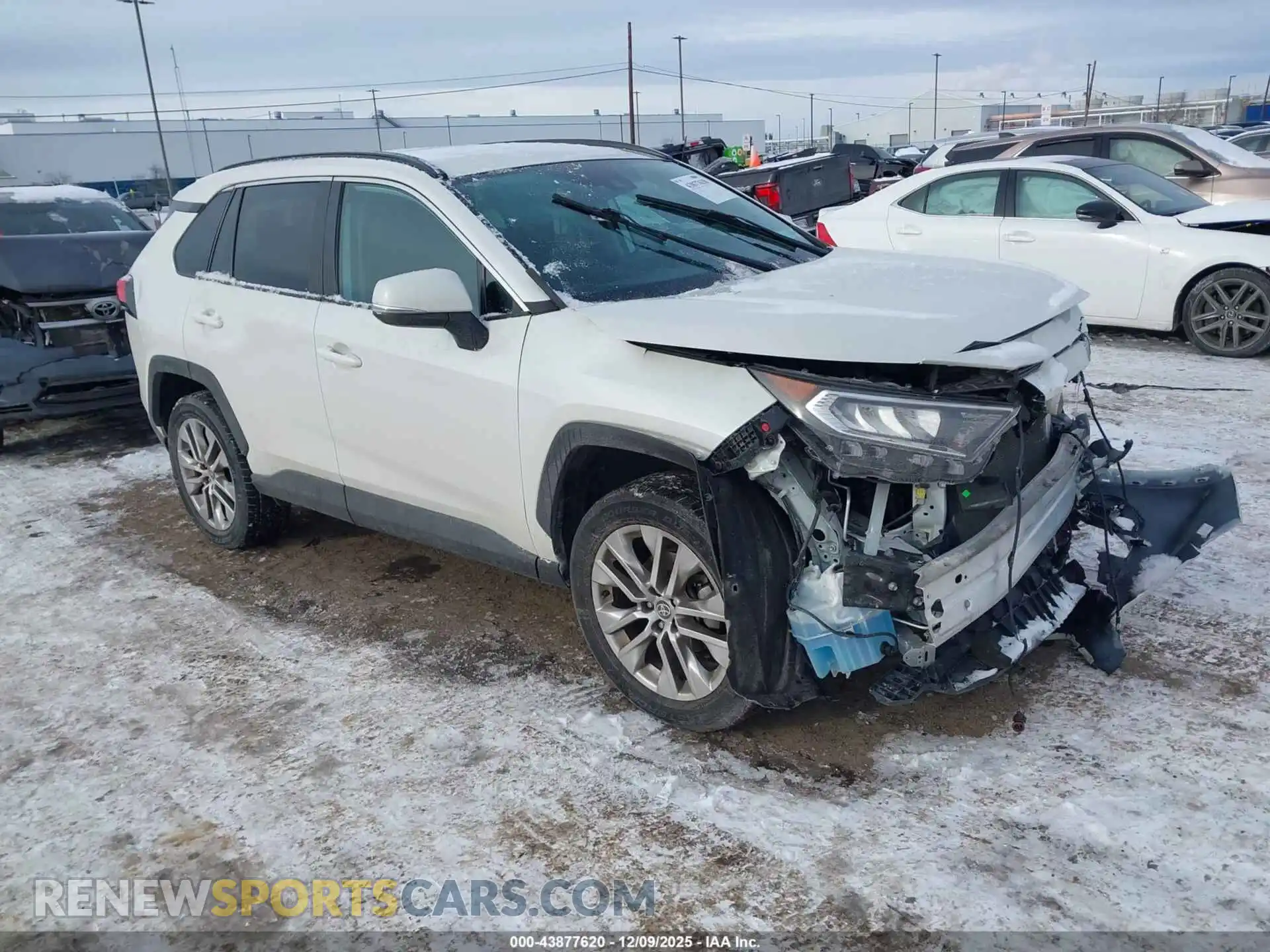 1 Photograph of a damaged car 2T3A1RFV1MW190904 TOYOTA RAV4 2021