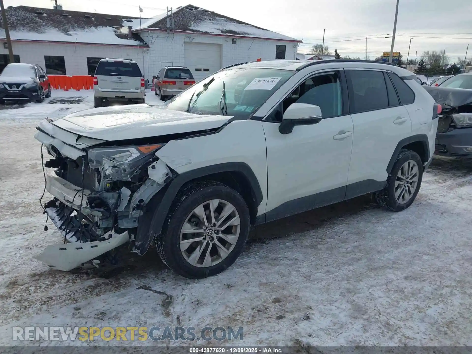 2 Photograph of a damaged car 2T3A1RFV1MW190904 TOYOTA RAV4 2021