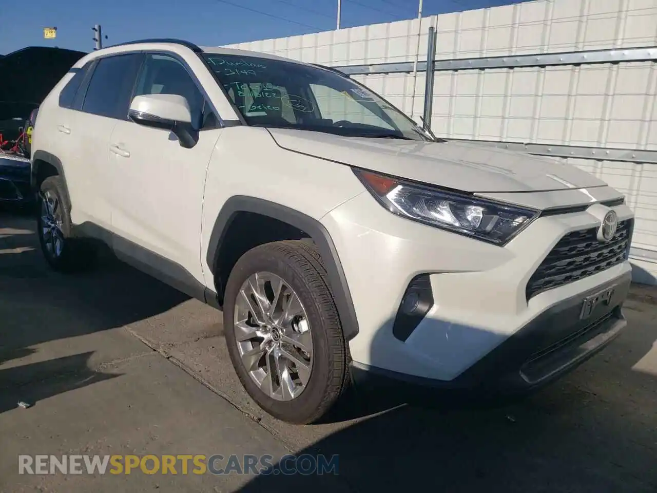 1 Photograph of a damaged car 2T3A1RFV1MW217700 TOYOTA RAV4 2021