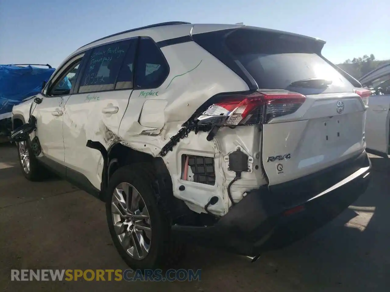 3 Photograph of a damaged car 2T3A1RFV1MW217700 TOYOTA RAV4 2021