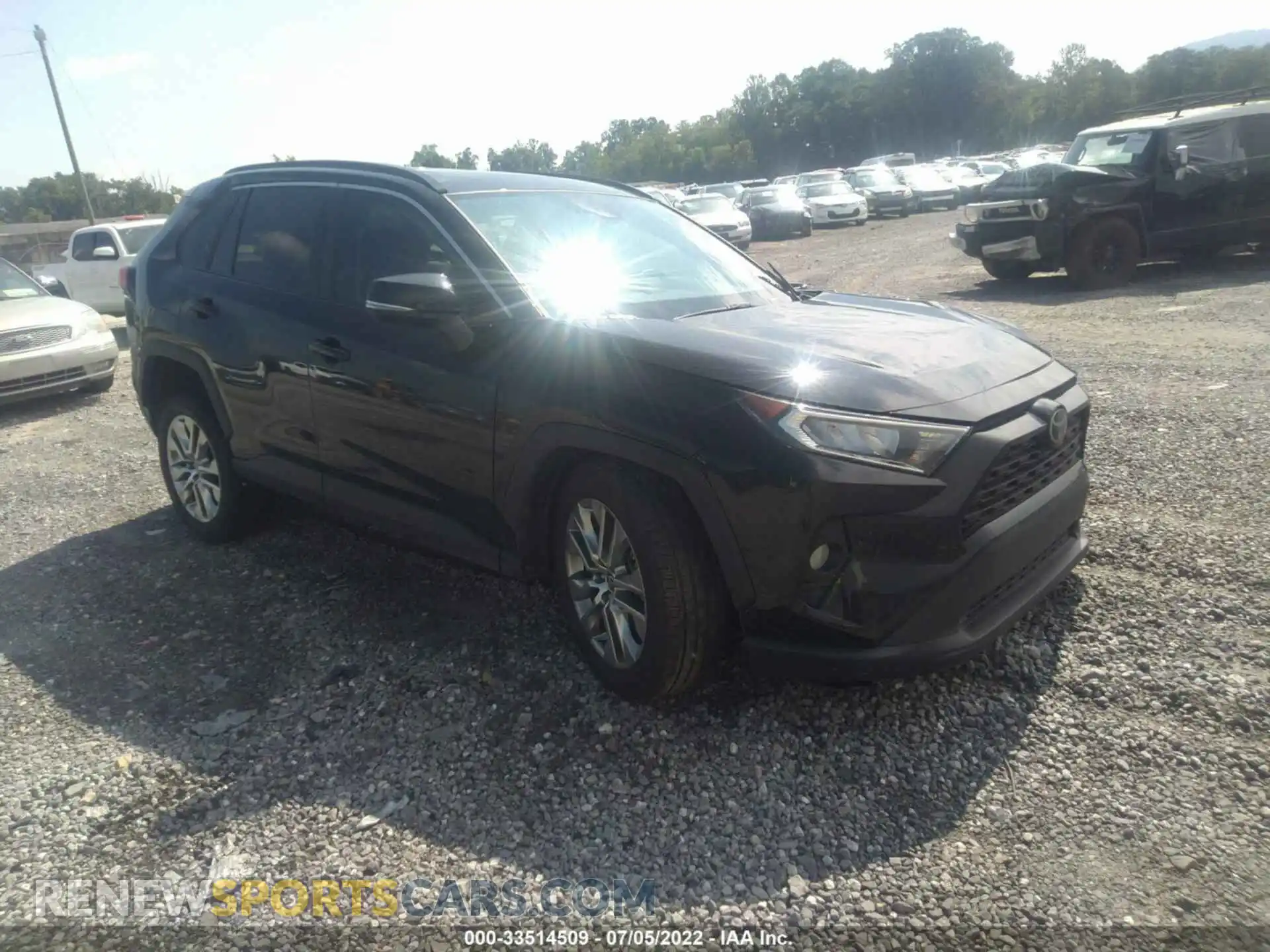 1 Photograph of a damaged car 2T3A1RFV2MC200826 TOYOTA RAV4 2021