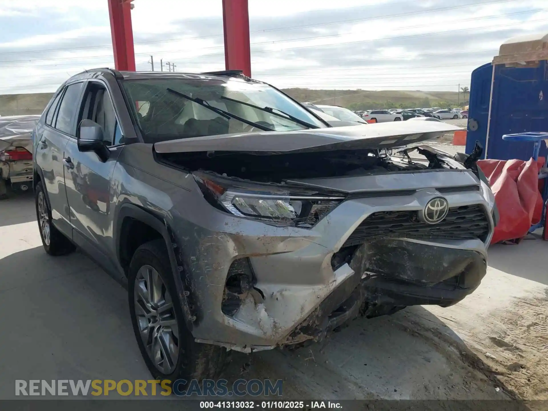 1 Photograph of a damaged car 2T3A1RFV3MC161745 TOYOTA RAV4 2021