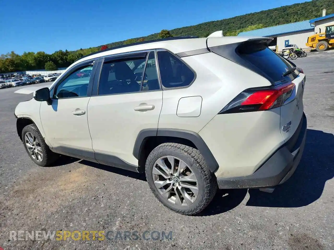 2 Photograph of a damaged car 2T3A1RFV3MW147567 TOYOTA RAV4 2021