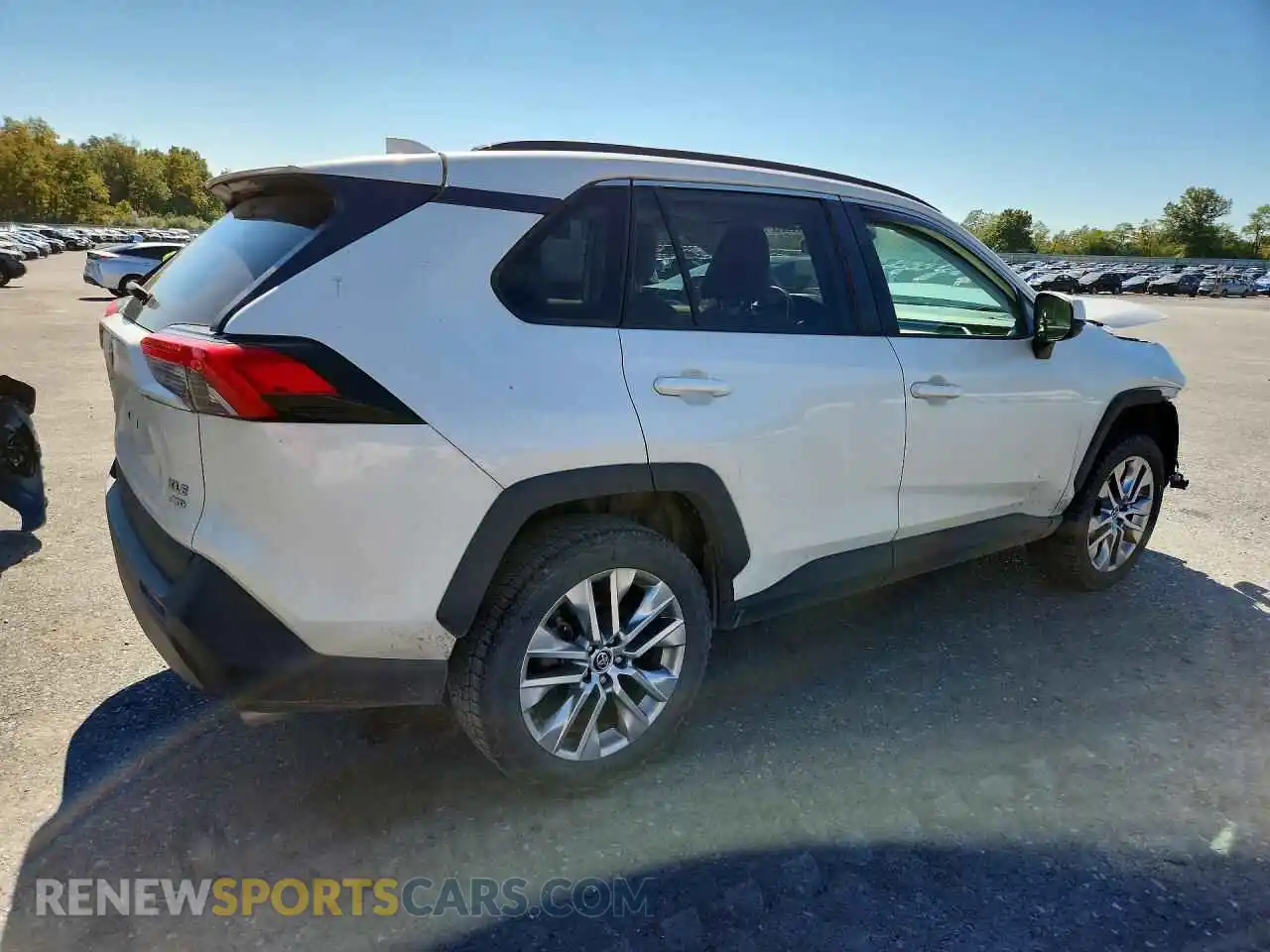 3 Photograph of a damaged car 2T3A1RFV3MW147567 TOYOTA RAV4 2021