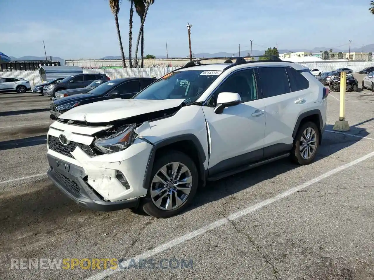 1 Photograph of a damaged car 2T3A1RFV3MW160559 TOYOTA RAV4 2021