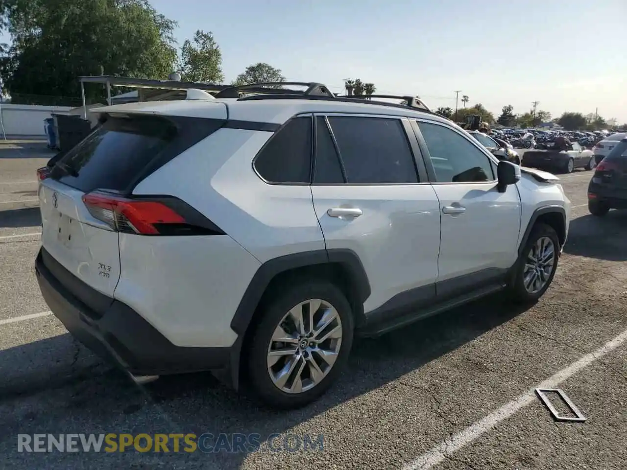 3 Photograph of a damaged car 2T3A1RFV3MW160559 TOYOTA RAV4 2021