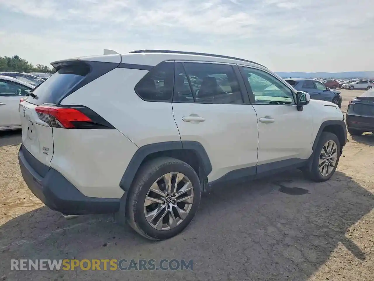 3 Фотография поврежденного автомобиля 2T3A1RFV3MW163235 TOYOTA RAV4 2021