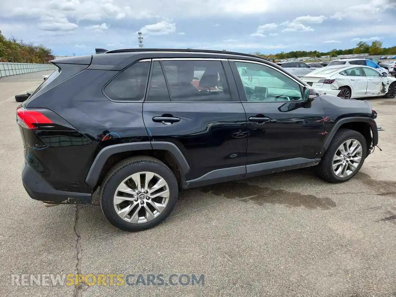 3 Фотография поврежденного автомобиля 2T3A1RFV3MW164496 TOYOTA RAV4 2021