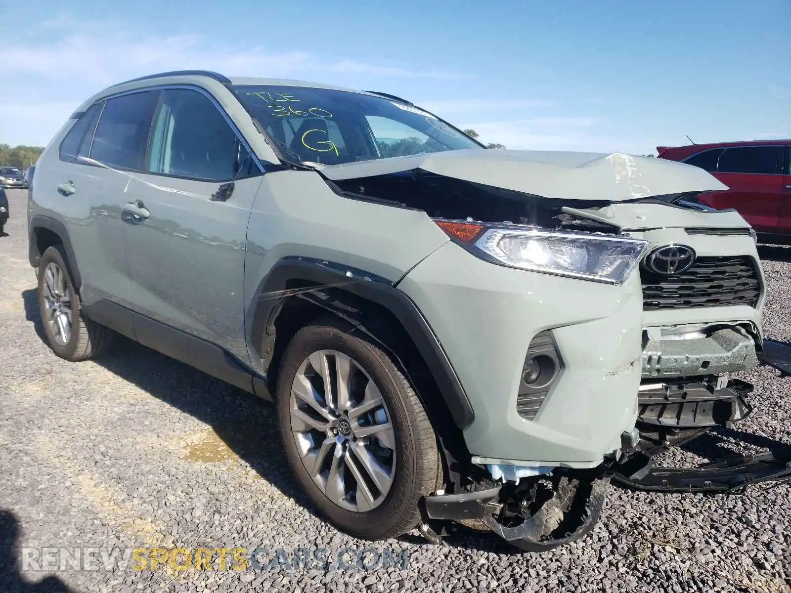 1 Photograph of a damaged car 2T3A1RFV3MW210084 TOYOTA RAV4 2021
