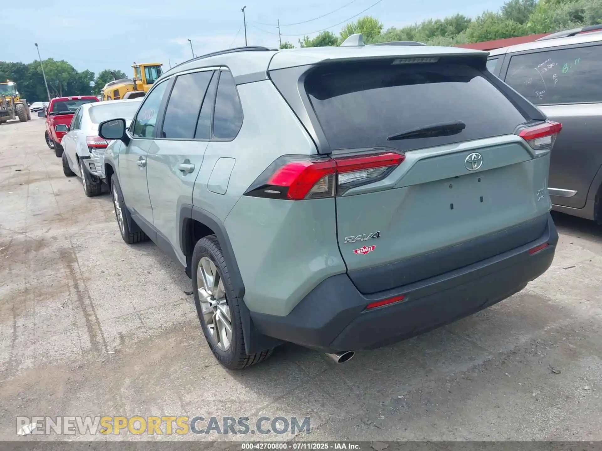 3 Photograph of a damaged car 2T3A1RFV3MW247264 TOYOTA RAV4 2021