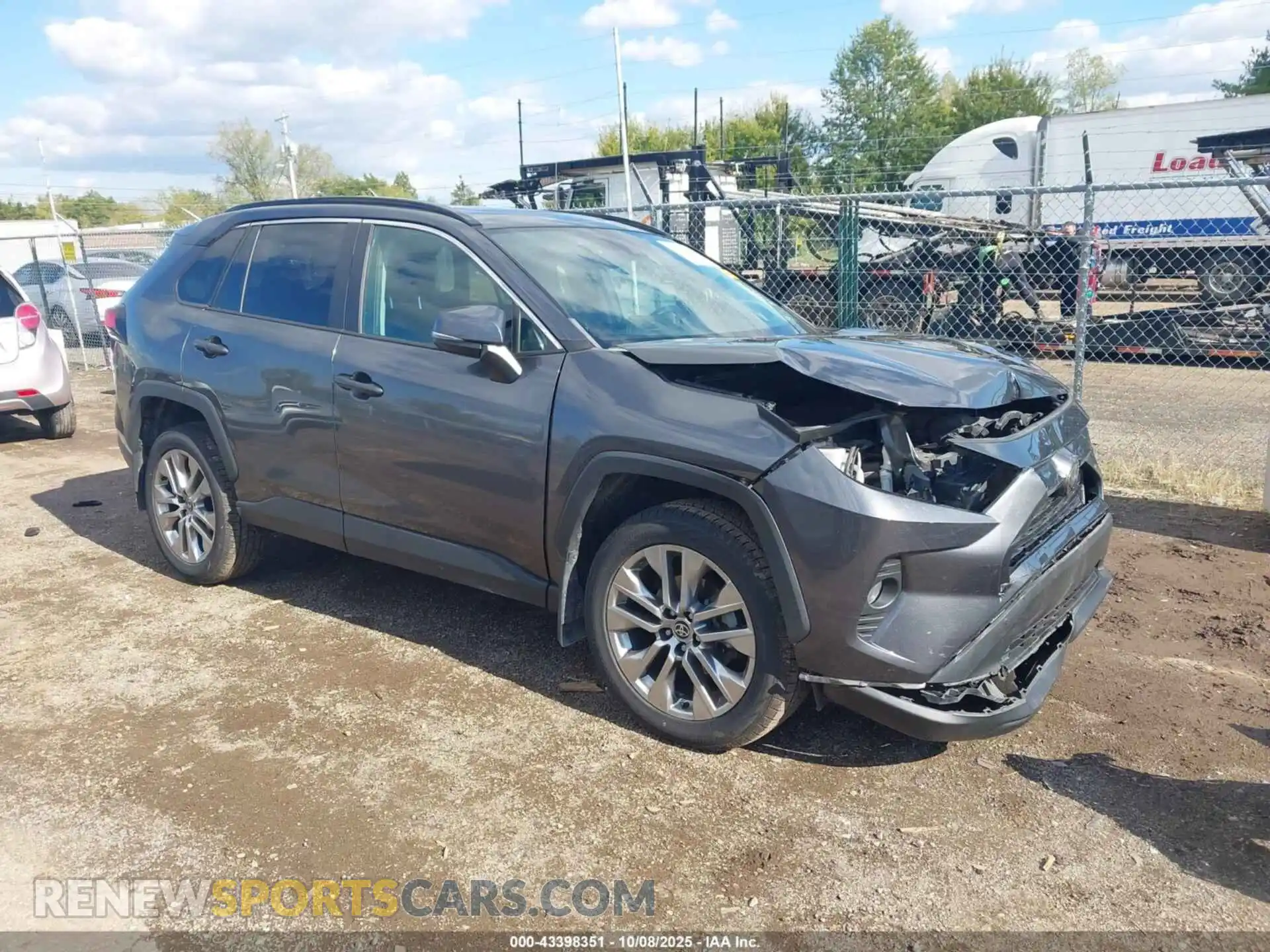 1 Photograph of a damaged car 2T3A1RFV4MC198108 TOYOTA RAV4 2021