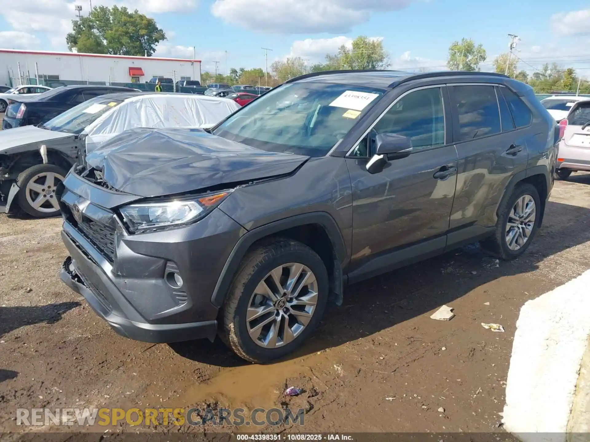 2 Photograph of a damaged car 2T3A1RFV4MC198108 TOYOTA RAV4 2021