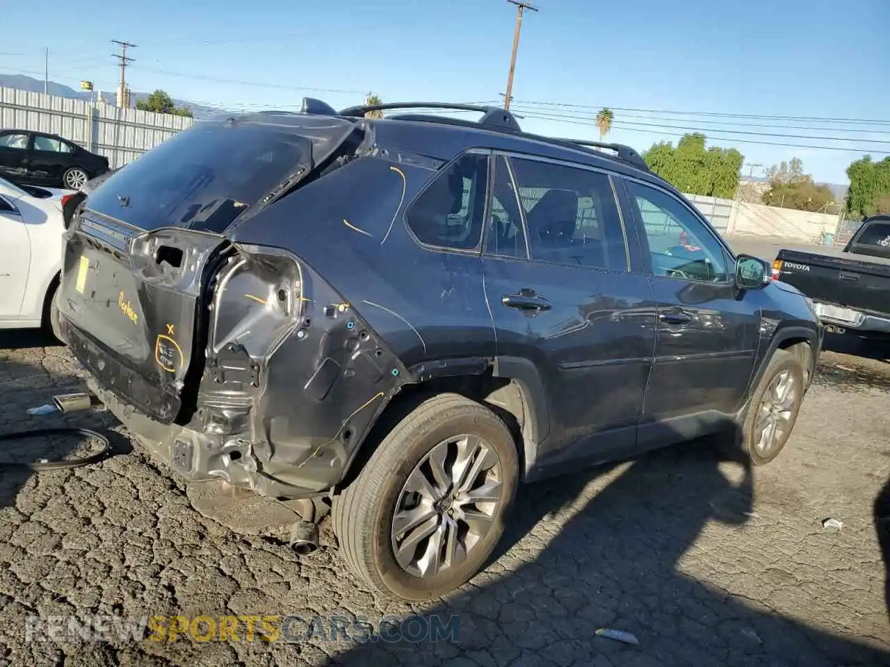 3 Photograph of a damaged car 2T3A1RFV4MC219913 TOYOTA RAV4 2021