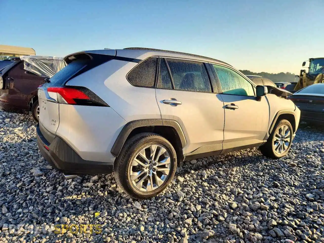 3 Фотография поврежденного автомобиля 2T3A1RFV4MC251048 TOYOTA RAV4 2021