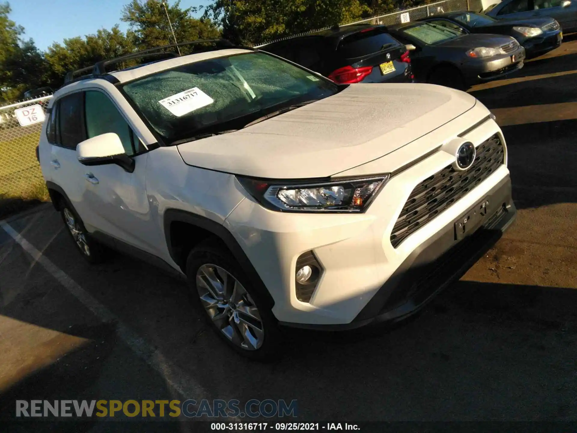 1 Photograph of a damaged car 2T3A1RFV4MW179850 TOYOTA RAV4 2021