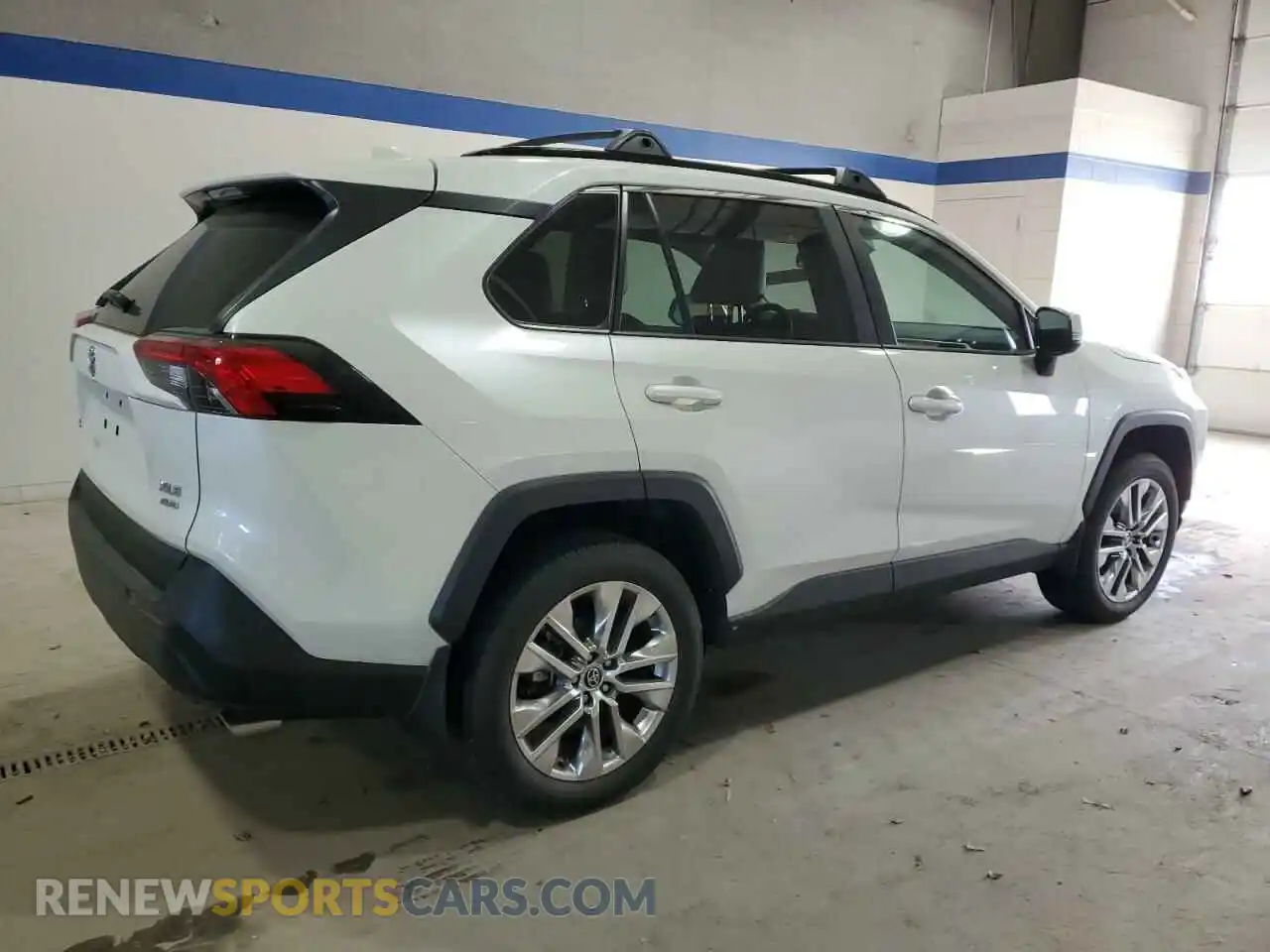 3 Photograph of a damaged car 2T3A1RFV4MW213219 TOYOTA RAV4 2021