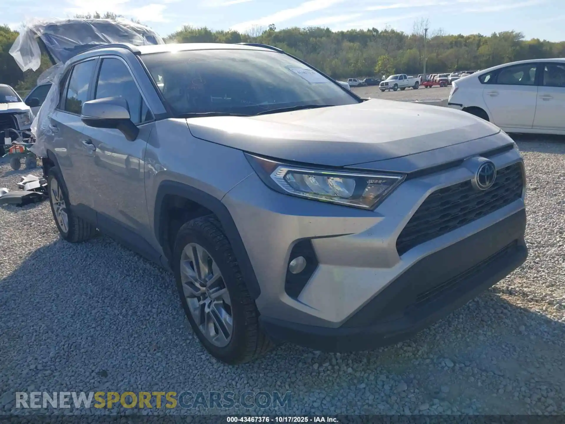 1 Photograph of a damaged car 2T3A1RFV5MC214400 TOYOTA RAV4 2021