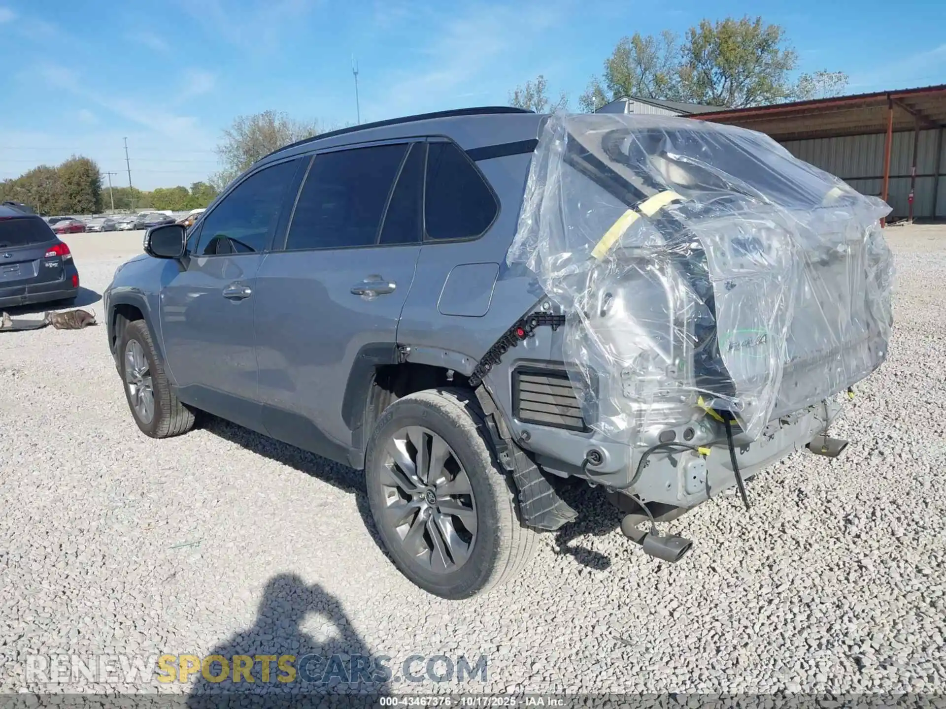 3 Photograph of a damaged car 2T3A1RFV5MC214400 TOYOTA RAV4 2021