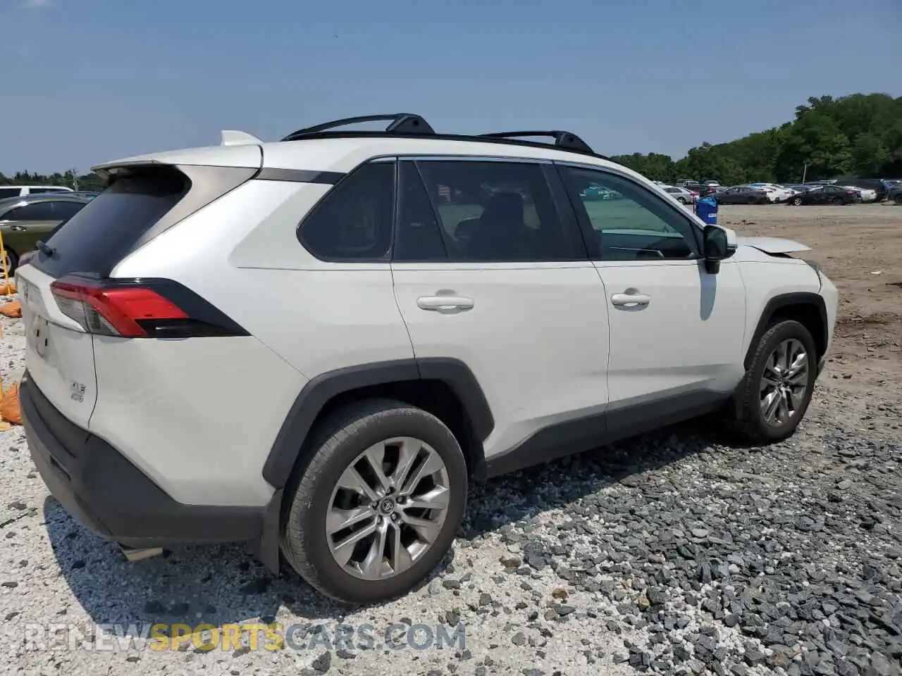 3 Photograph of a damaged car 2T3A1RFV5MW158778 TOYOTA RAV4 2021