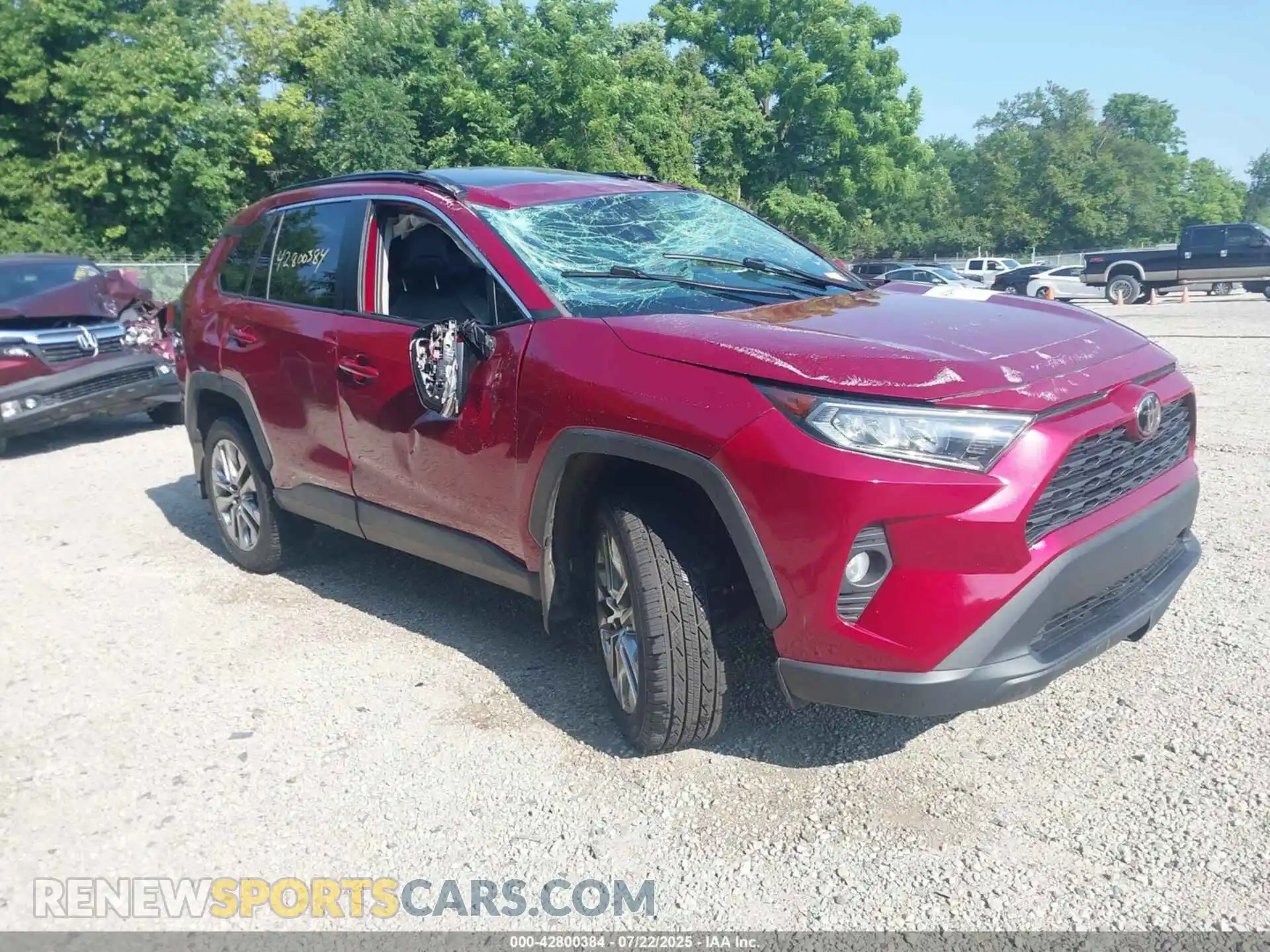 1 Photograph of a damaged car 2T3A1RFV5MW213195 TOYOTA RAV4 2021