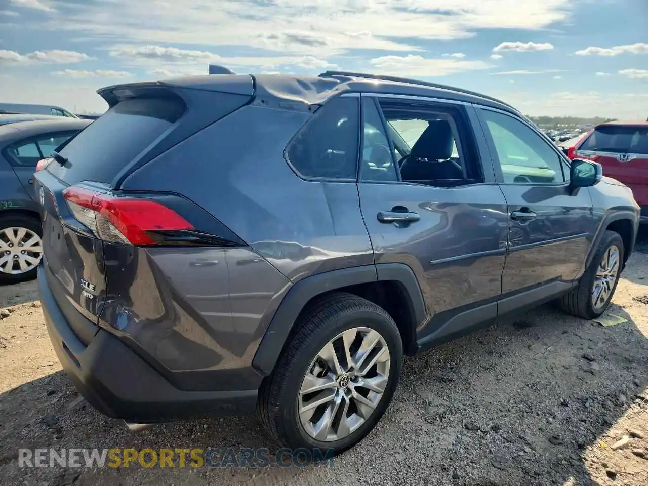 3 Photograph of a damaged car 2T3A1RFV5MW247105 TOYOTA RAV4 2021