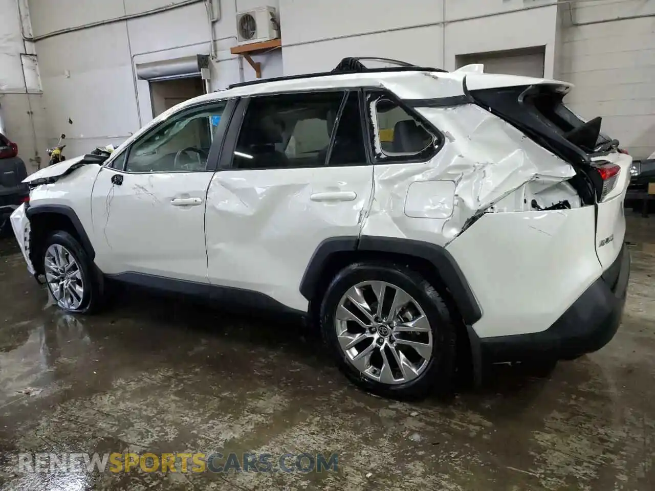 2 Photograph of a damaged car 2T3A1RFV5MW247623 TOYOTA RAV4 2021