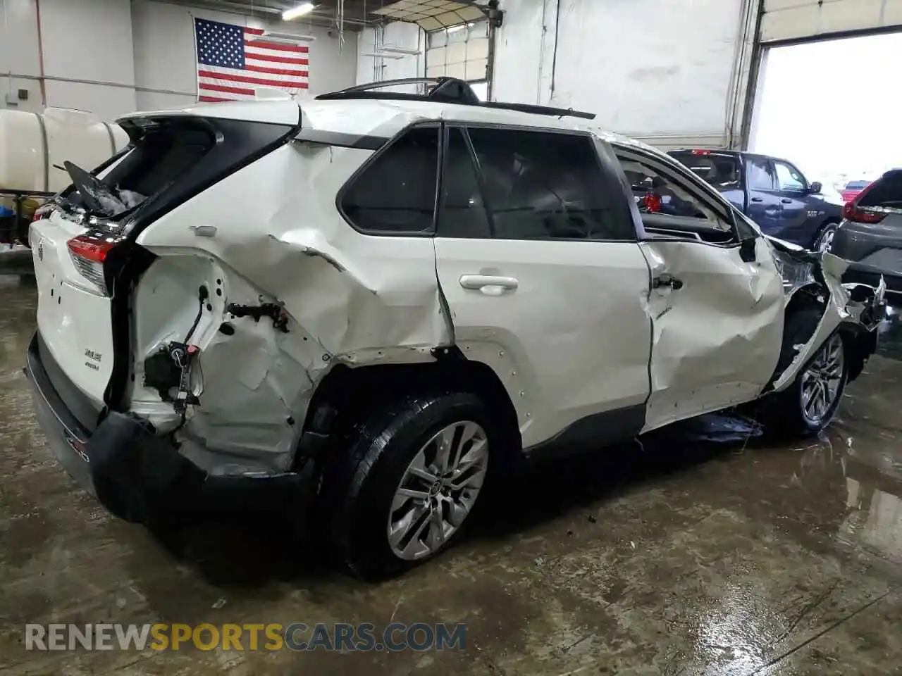 3 Photograph of a damaged car 2T3A1RFV5MW247623 TOYOTA RAV4 2021