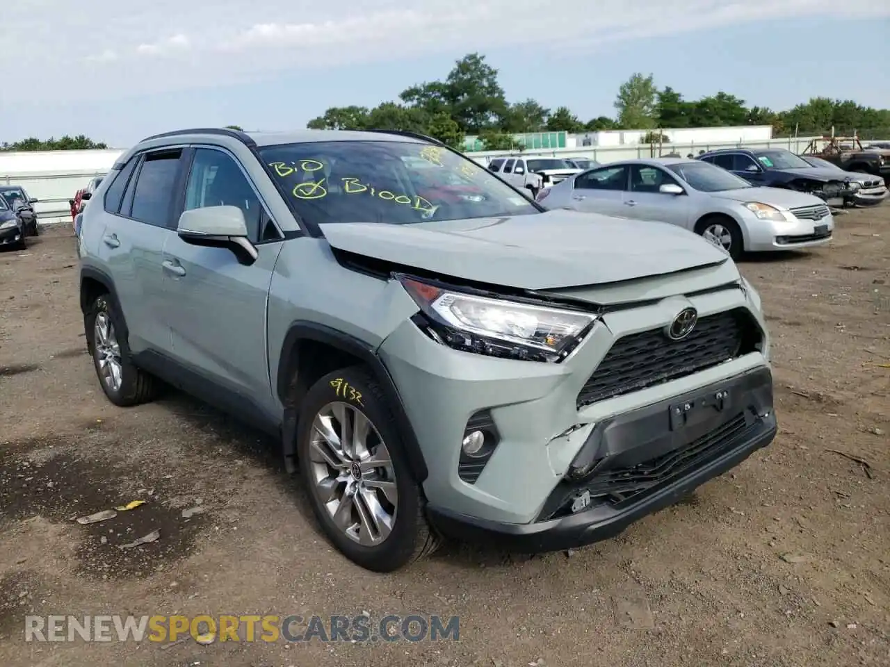 1 Photograph of a damaged car 2T3A1RFV6MW170504 TOYOTA RAV4 2021
