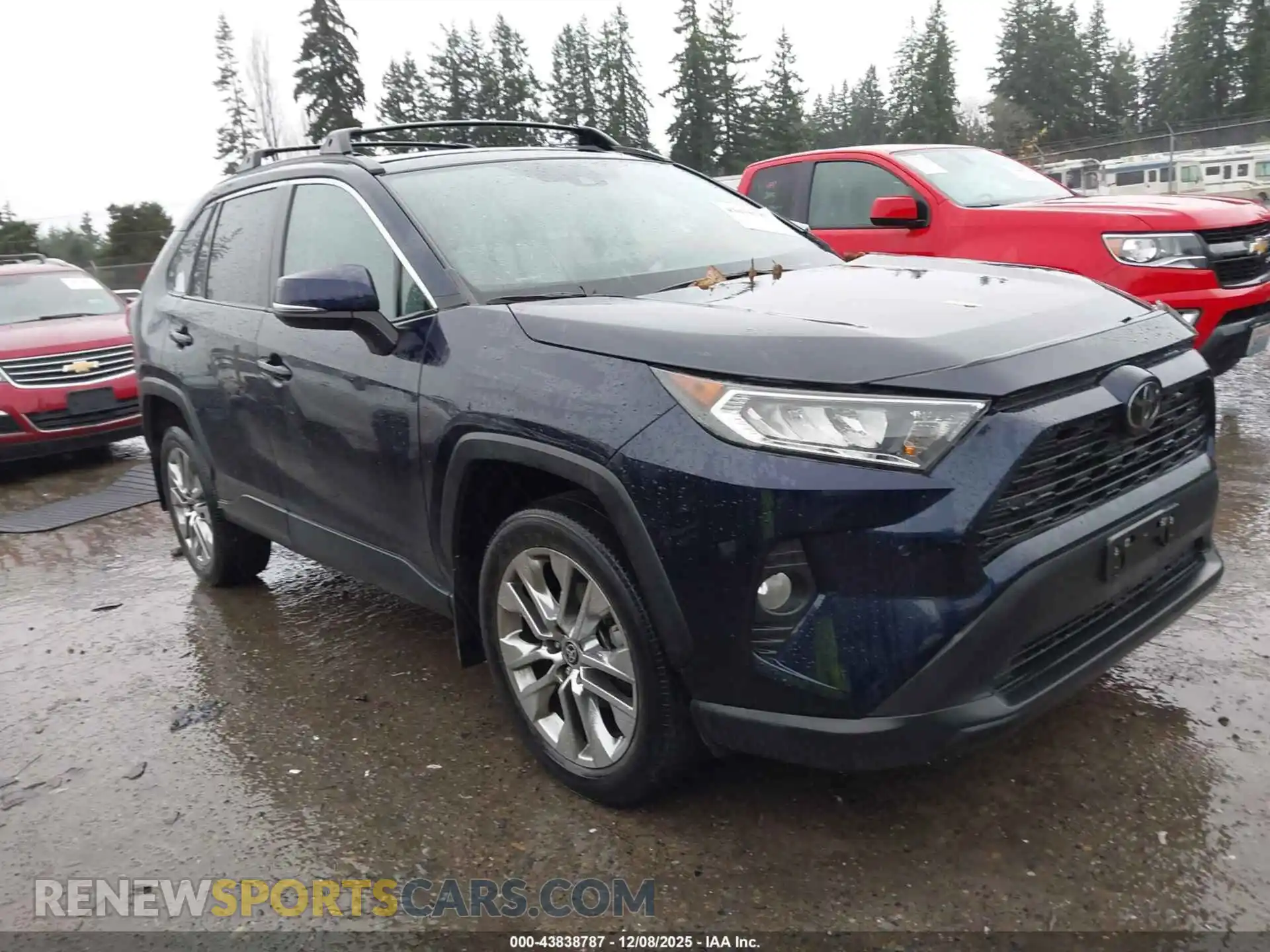 1 Photograph of a damaged car 2T3A1RFV6MW241412 TOYOTA RAV4 2021