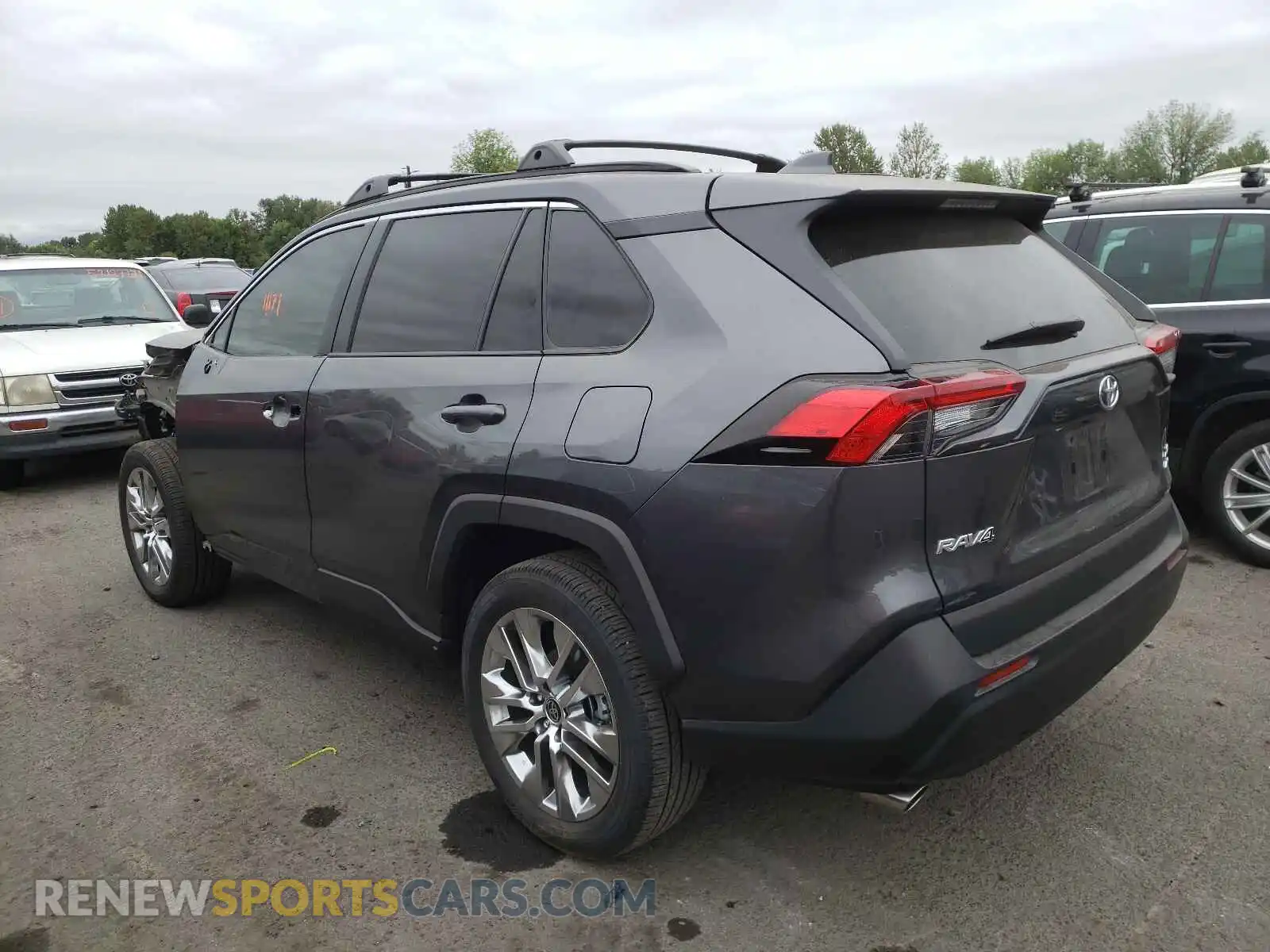 3 Photograph of a damaged car 2T3A1RFV7MC174157 TOYOTA RAV4 2021