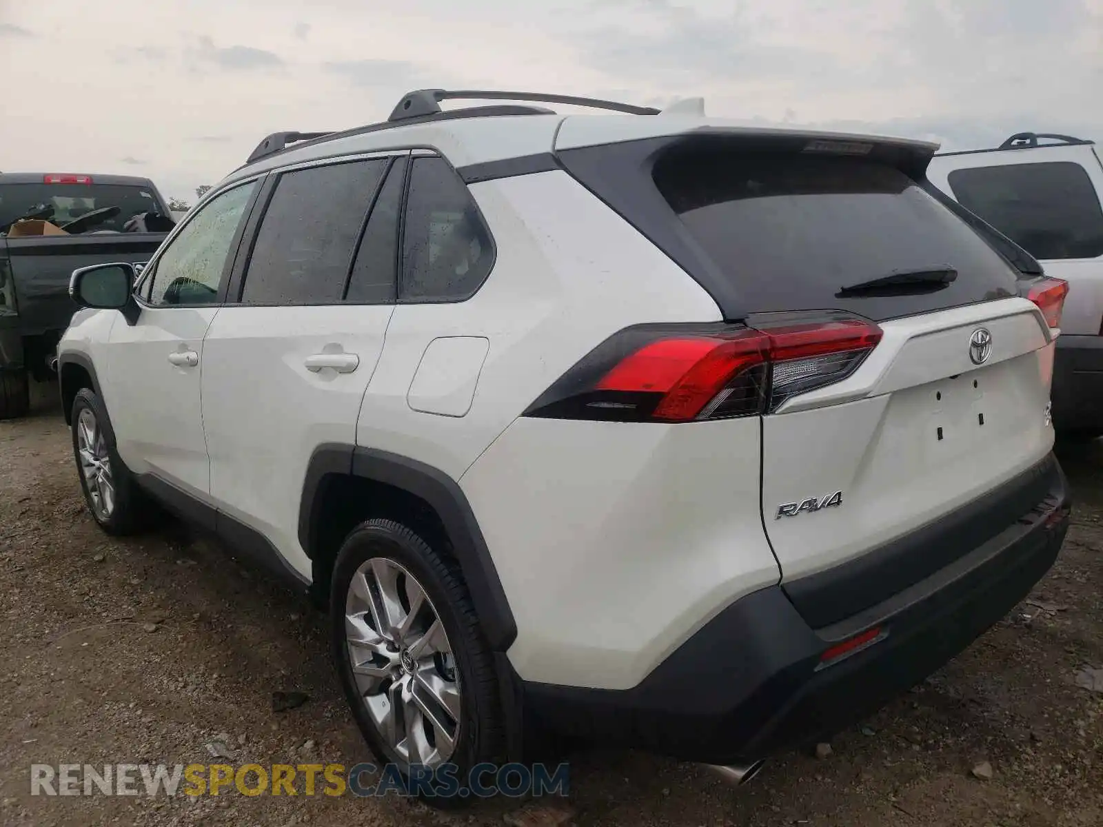 3 Photograph of a damaged car 2T3A1RFV7MW153565 TOYOTA RAV4 2021