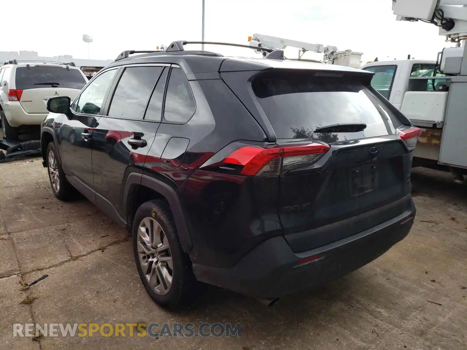3 Фотография поврежденного автомобиля 2T3A1RFV8MC144276 TOYOTA RAV4 2021