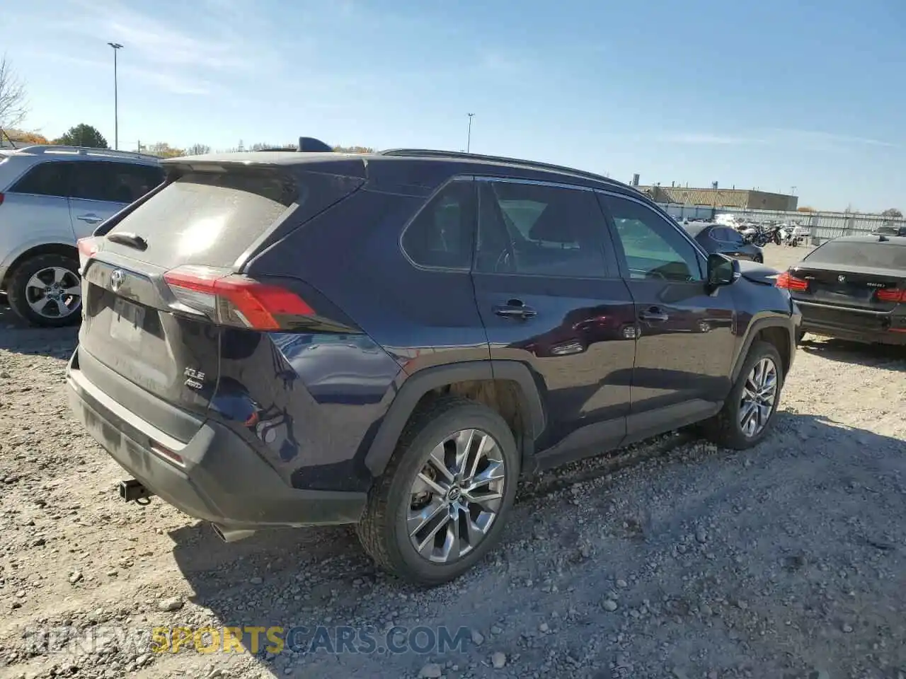 3 Photograph of a damaged car 2T3A1RFV8MC146268 TOYOTA RAV4 2021