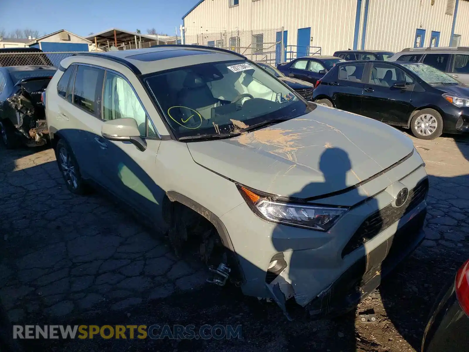 1 Photograph of a damaged car 2T3A1RFV8MC149820 TOYOTA RAV4 2021
