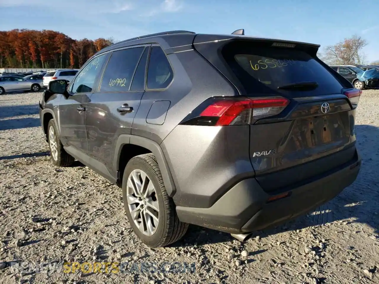 3 Photograph of a damaged car 2T3A1RFV8MC150644 TOYOTA RAV4 2021