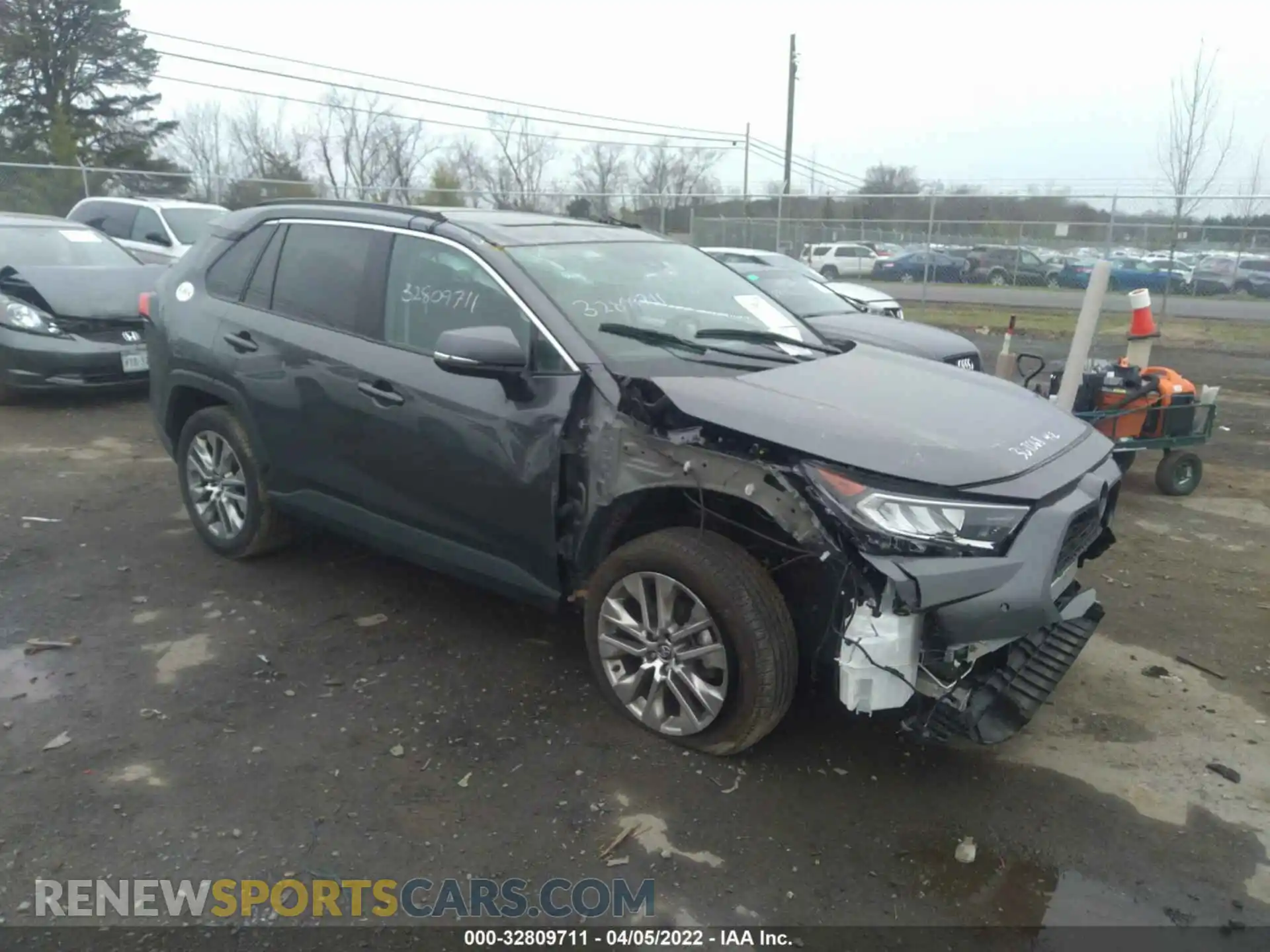 1 Photograph of a damaged car 2T3A1RFV8MC155584 TOYOTA RAV4 2021