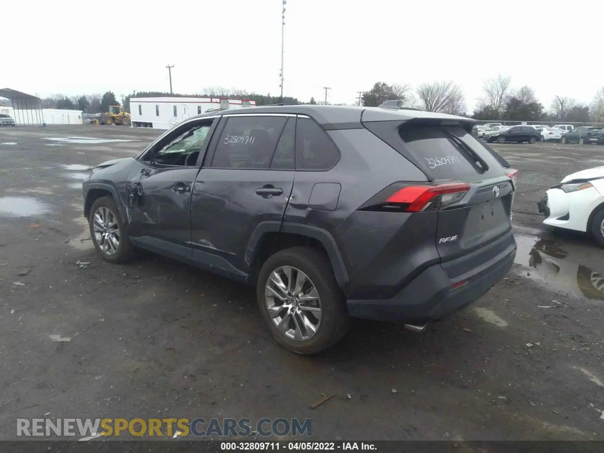 3 Photograph of a damaged car 2T3A1RFV8MC155584 TOYOTA RAV4 2021