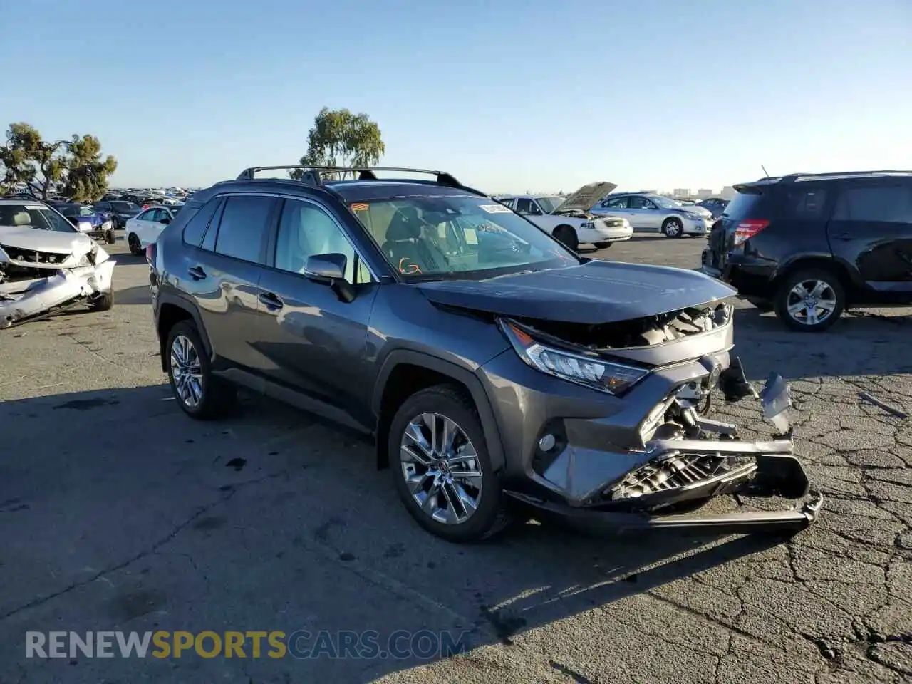 1 Photograph of a damaged car 2T3A1RFV8MC209983 TOYOTA RAV4 2021