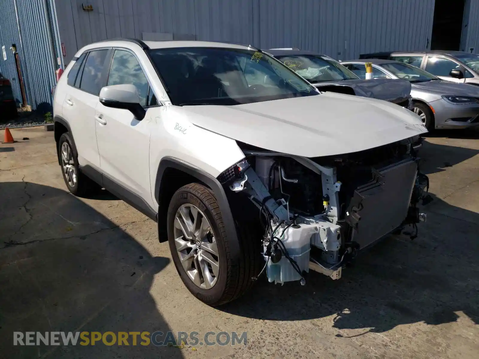1 Photograph of a damaged car 2T3A1RFV8MW144793 TOYOTA RAV4 2021
