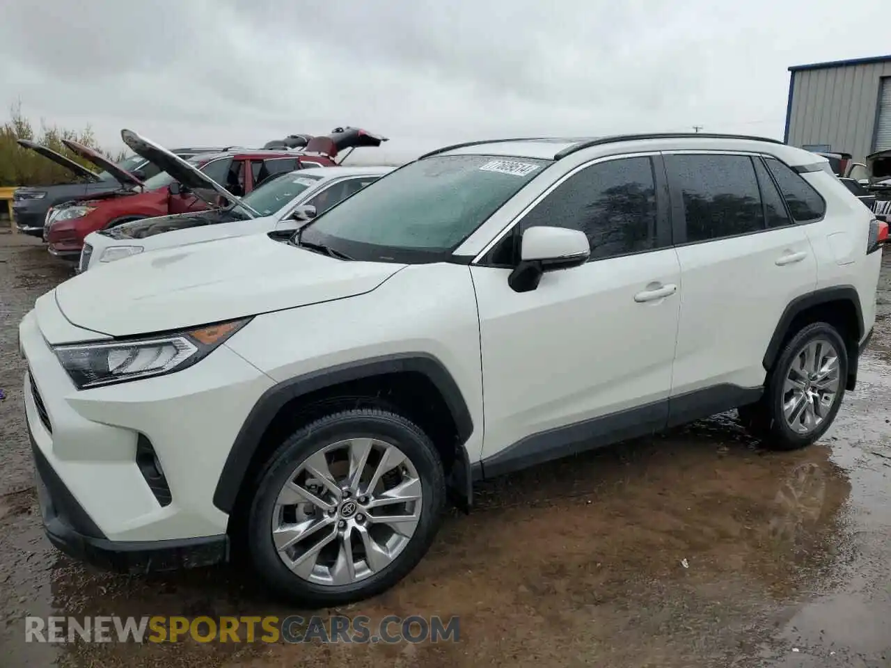 1 Photograph of a damaged car 2T3A1RFV8MW170164 TOYOTA RAV4 2021