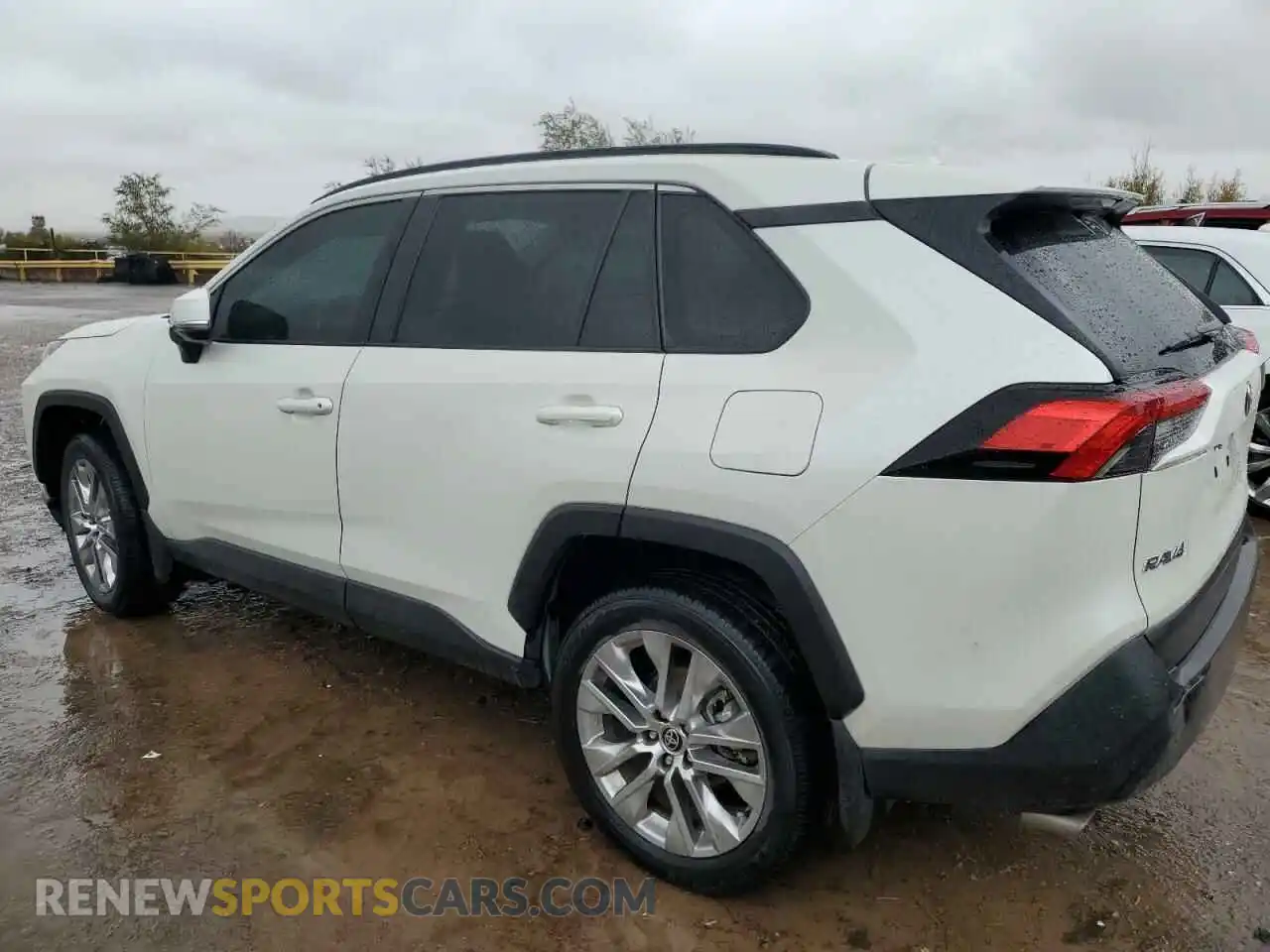 2 Photograph of a damaged car 2T3A1RFV8MW170164 TOYOTA RAV4 2021